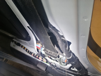 turvavyö.jpg (1.34 MiB) Katsottu 7505 kertaa Lähellä se johto menee